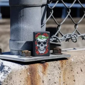 Poison Kurukafa ve Güller Tasarımı